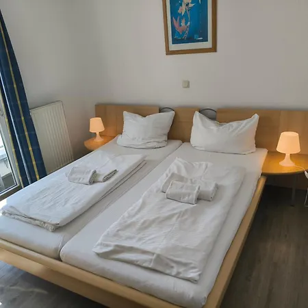 Apartment Mecklenburg 04 *